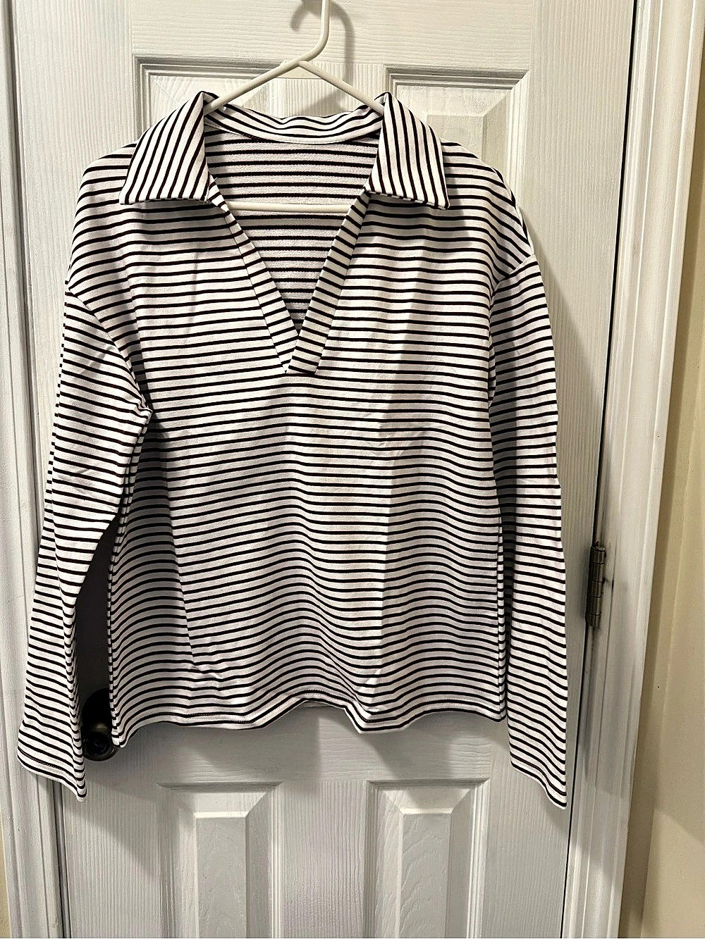 Striped 3/4 Sleeve Top in White & Brown Size Small